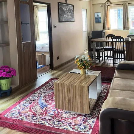 House Of Forrest, Service Apartments